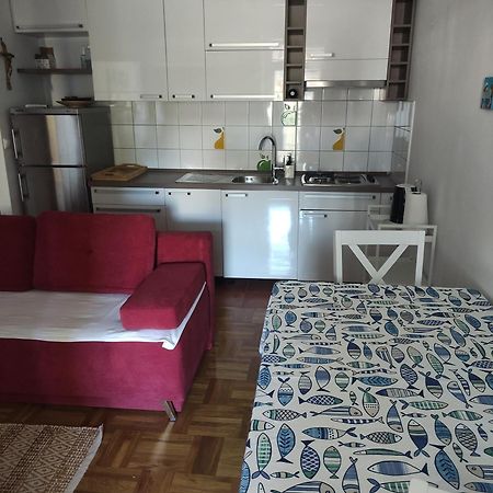 Apartman Vesna 2 Persons นยีวีเซ ภายนอก รูปภาพ